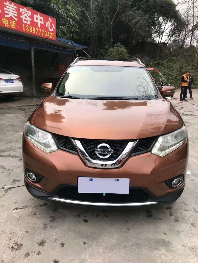重慶14年日產奇駿1