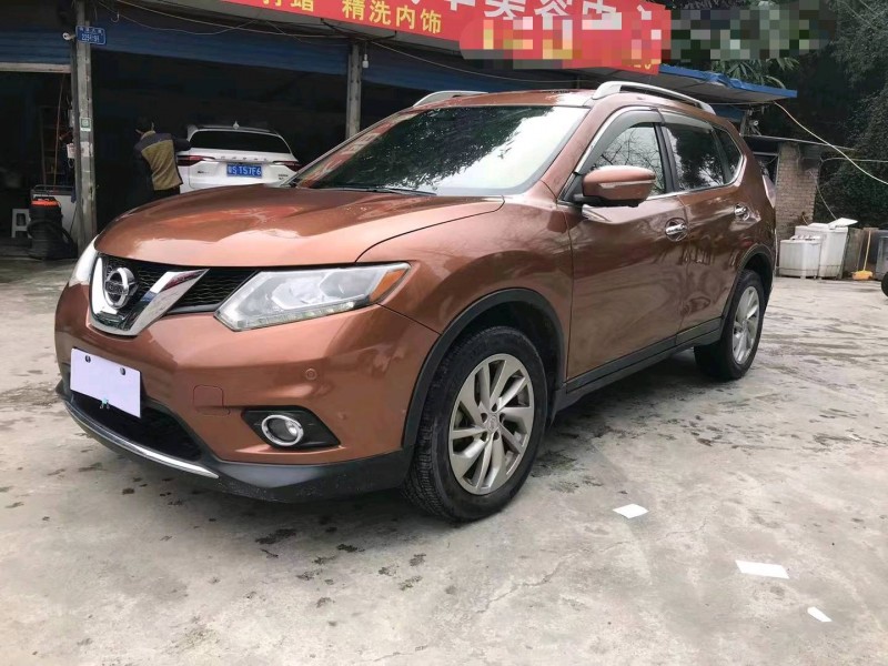 重慶14年日產奇駿3