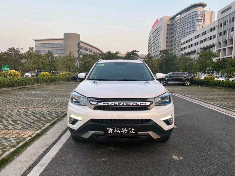 中山19年長安汽車CS758