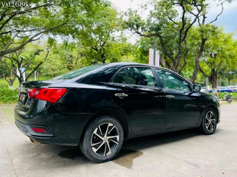 東莞17年眾泰Z3008