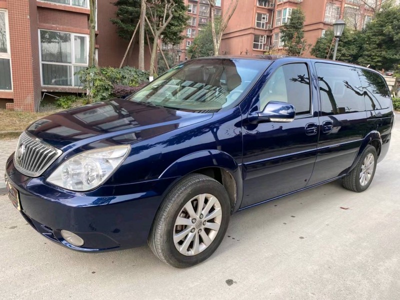 成都15年別克GL82