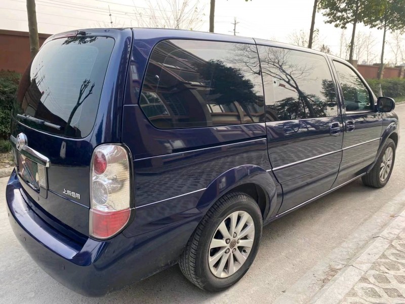 成都15年別克GL83