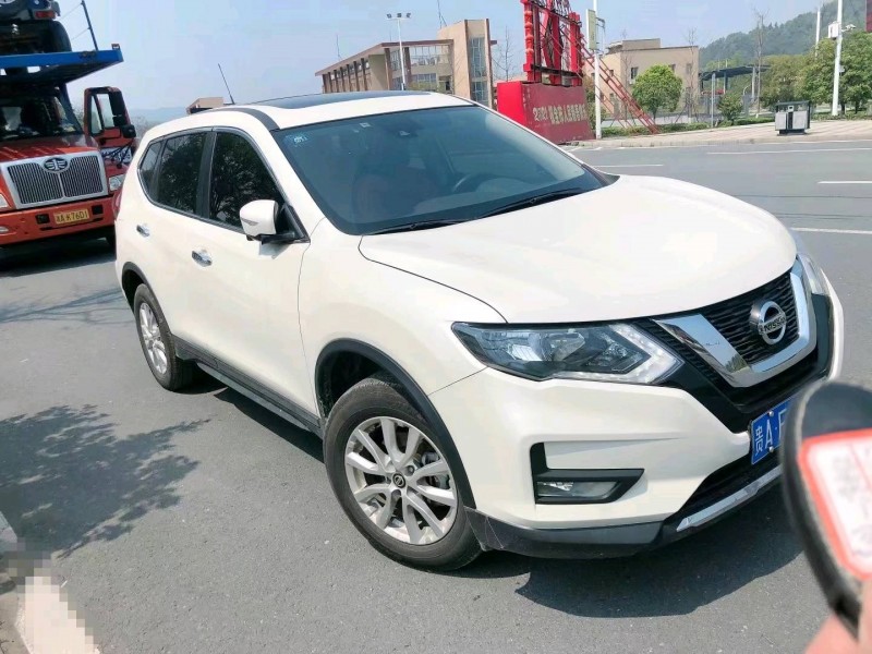 濰坊20年日產奇駿7
