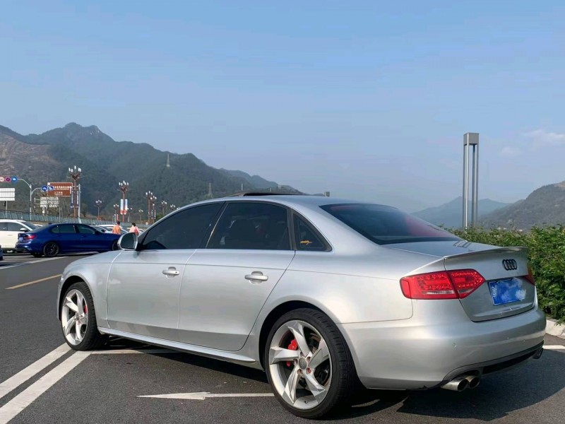 廣州12年奧迪A4L8