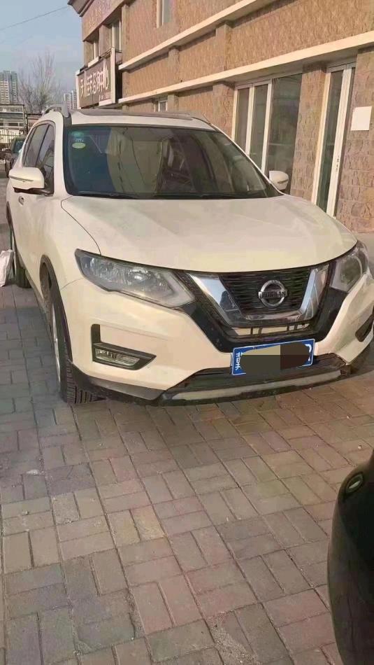 邯鄲18年日產奇駿1