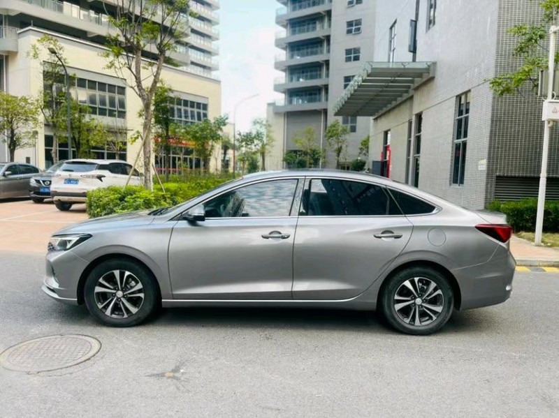 東莞21年長安汽車逸動4