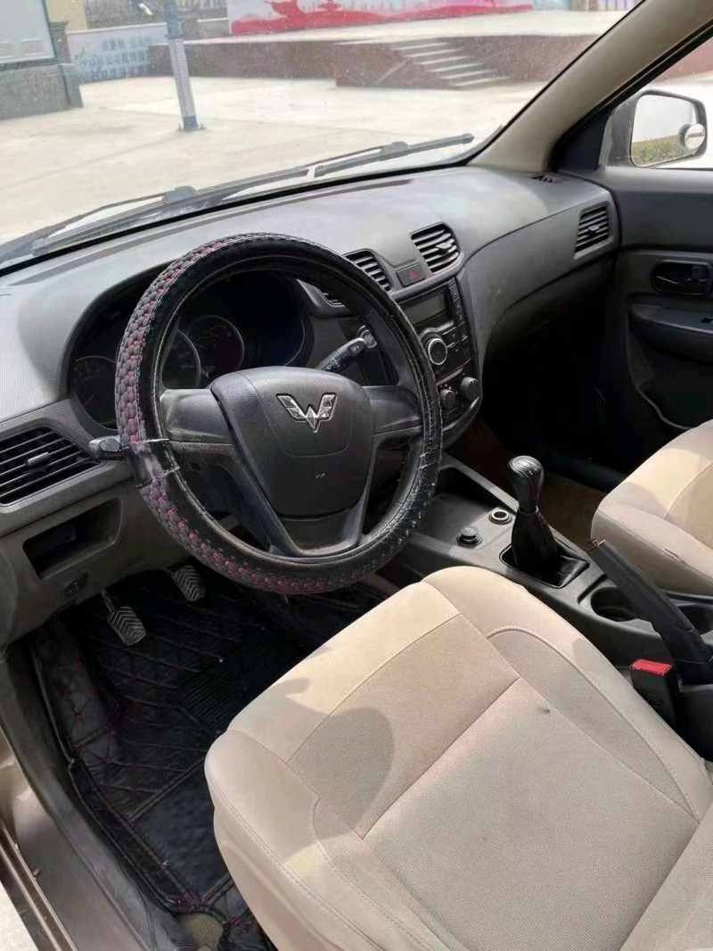 煙臺17年五菱汽車宏光6
