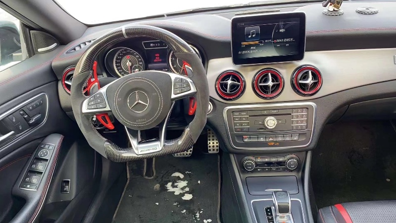 天津16年奔馳AMG A4