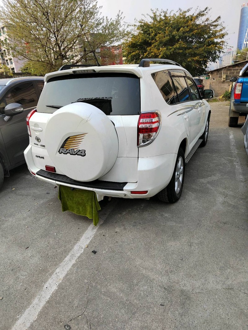 黔西南11年豐田RAV4榮放2