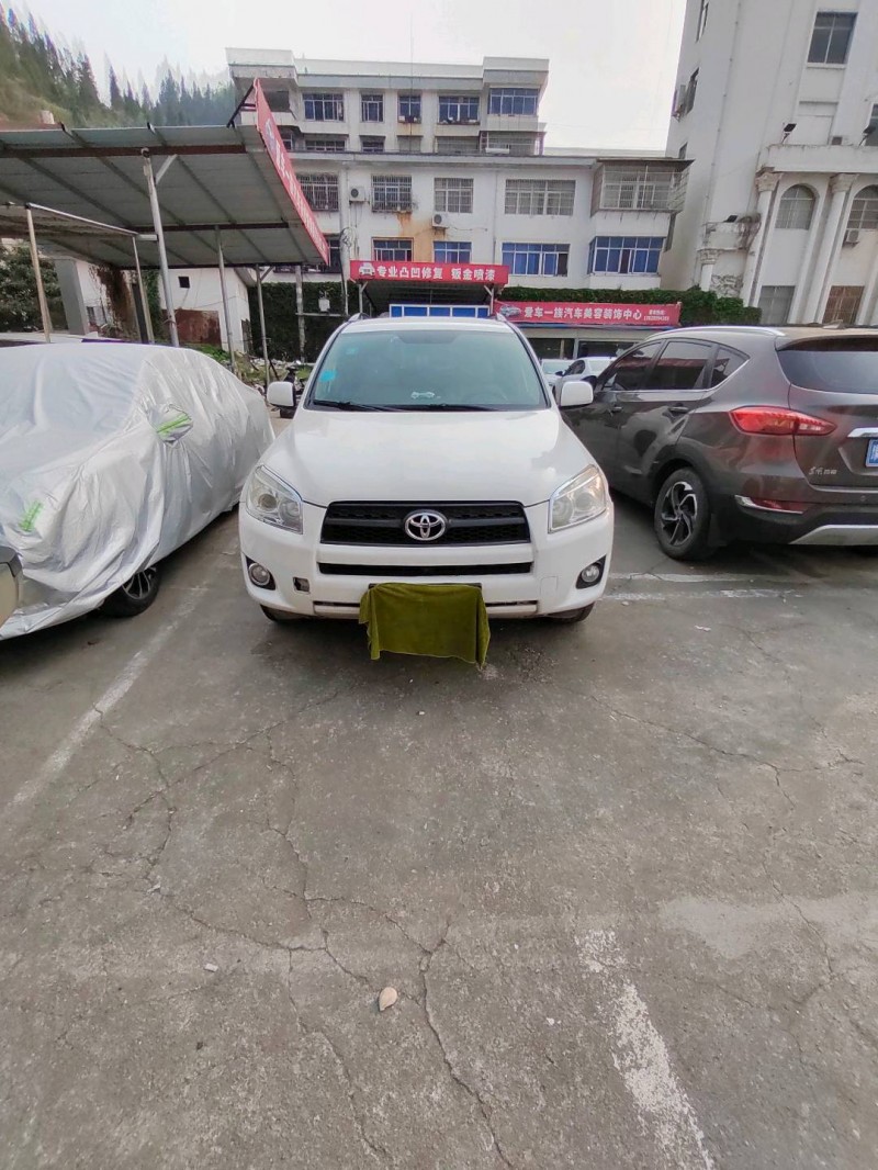 黔西南12年豐田RAV4榮放4