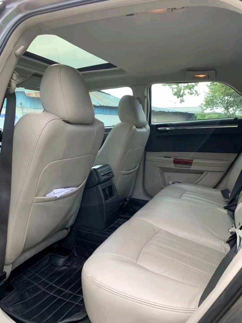 江门09年克莱斯勒300C6