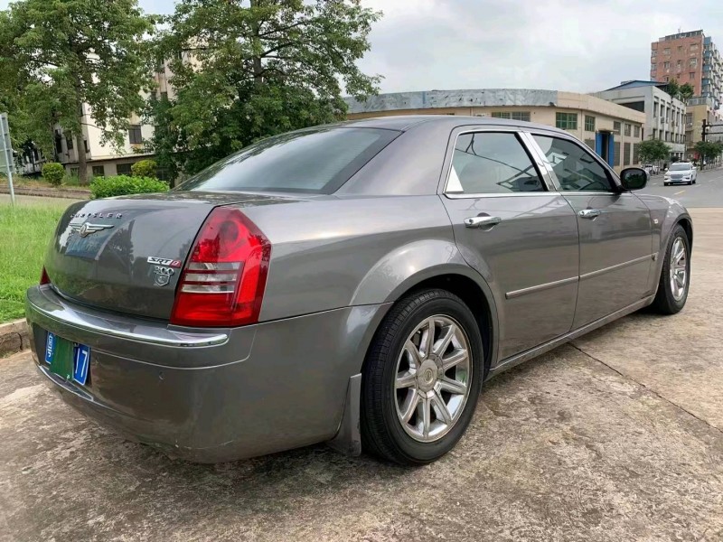 江门09年克莱斯勒300C9