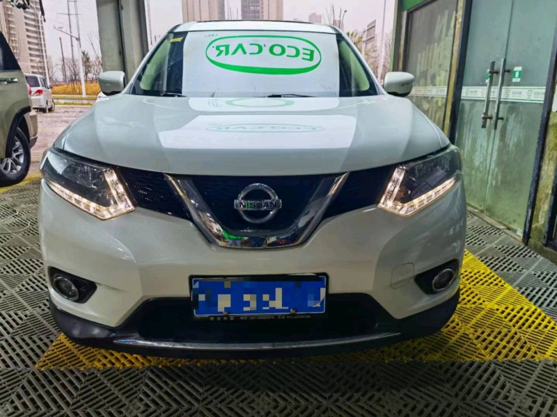 武漢17年日產奇駿1