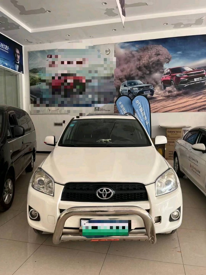 曲靖10年豐田RAV41