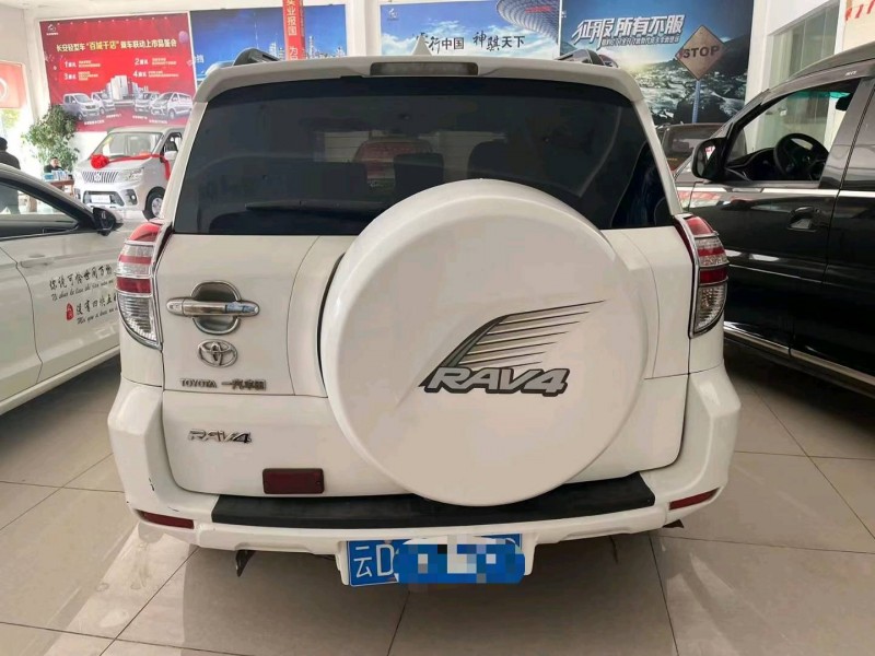 曲靖10年豐田RAV43