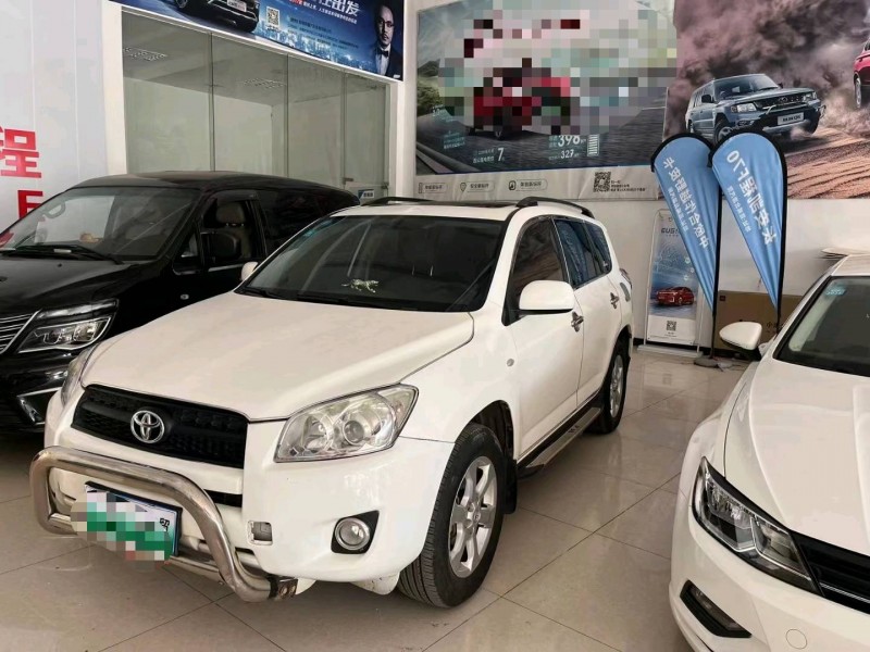 曲靖10年豐田RAV42