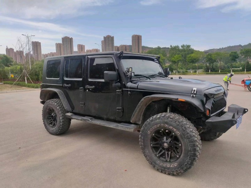 平涼10年Jeep牧馬人4