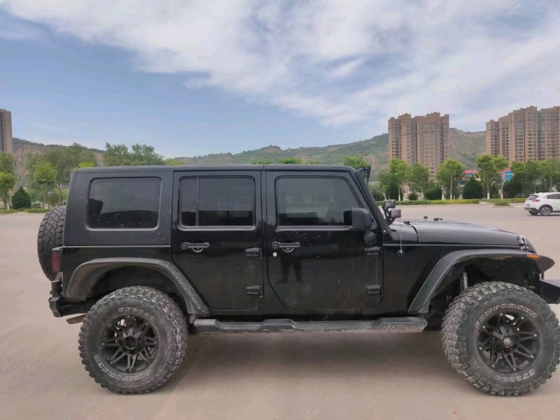 平涼10年Jeep牧馬人5