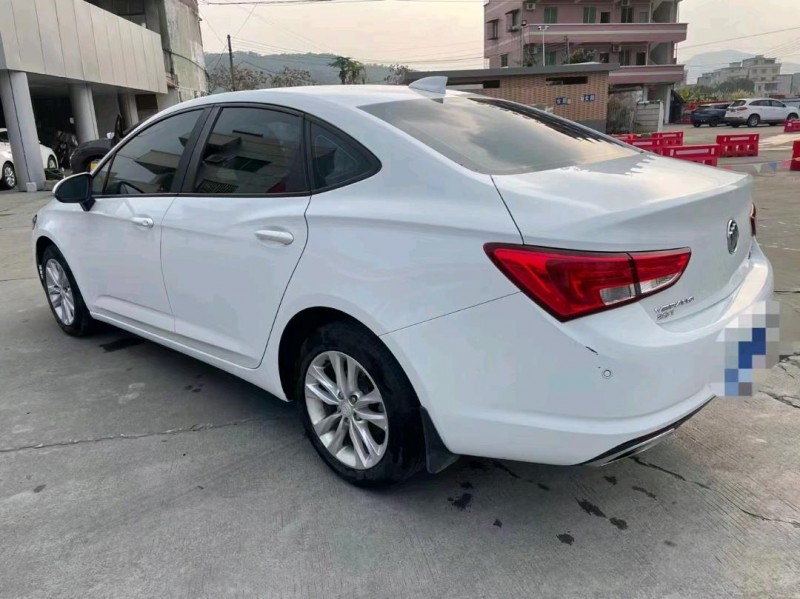 北京19年别克威朗8