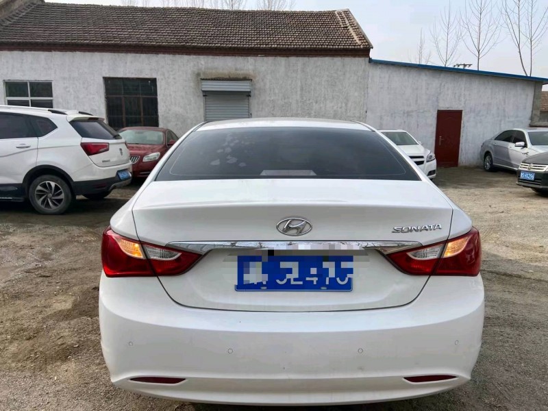 北京13年现代索纳塔八9