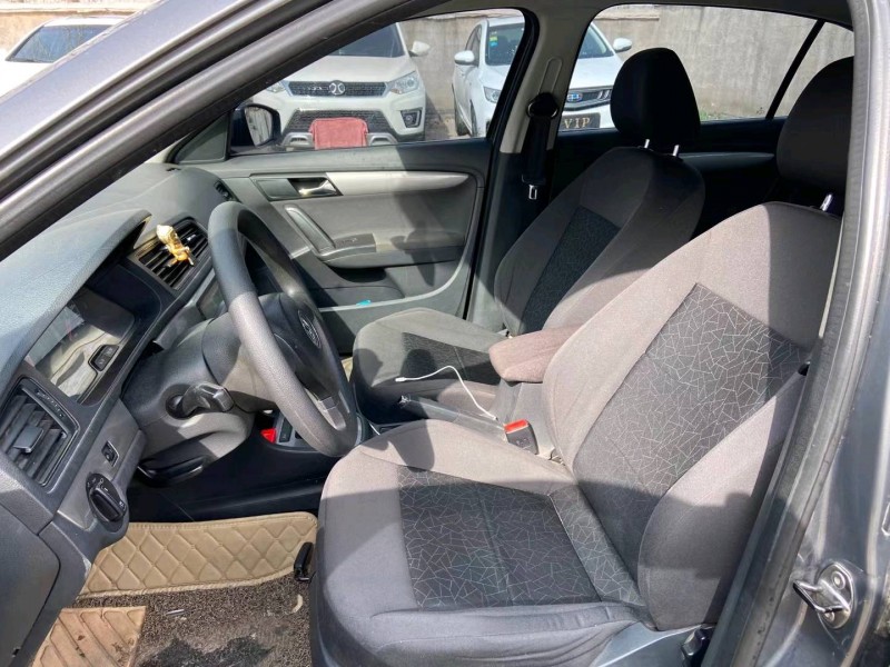 北京13年大众朗逸6