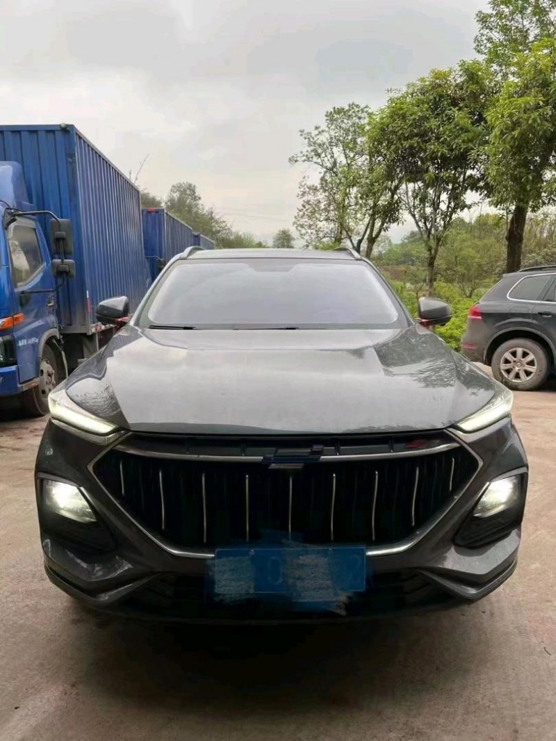 重慶21年長安汽車歐尚8