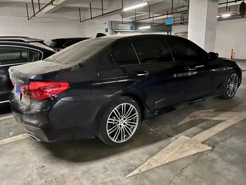 北京17年宝马5系3