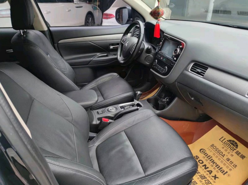 北京15年三菱欧蓝德5