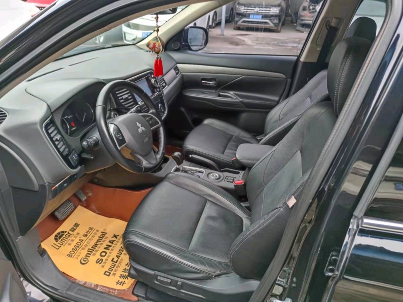 北京15年三菱欧蓝德4