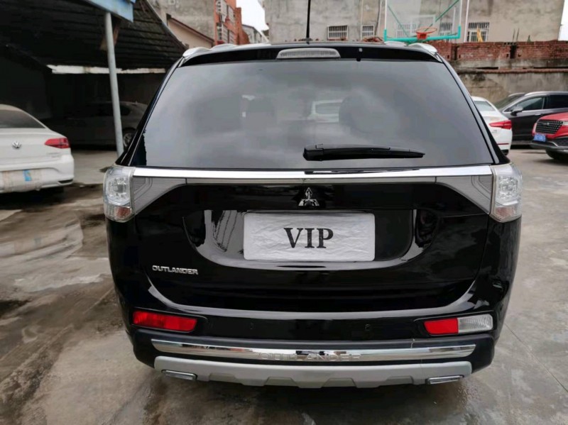 北京15年三菱欧蓝德1