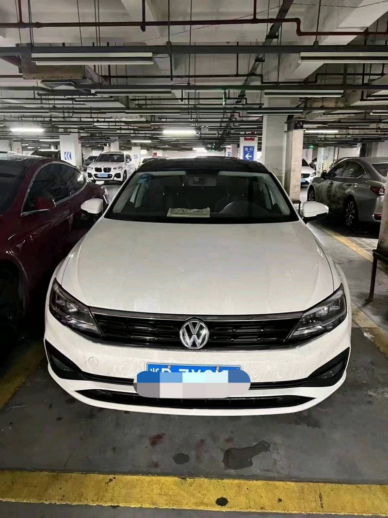 嘉興19年大眾凌渡1