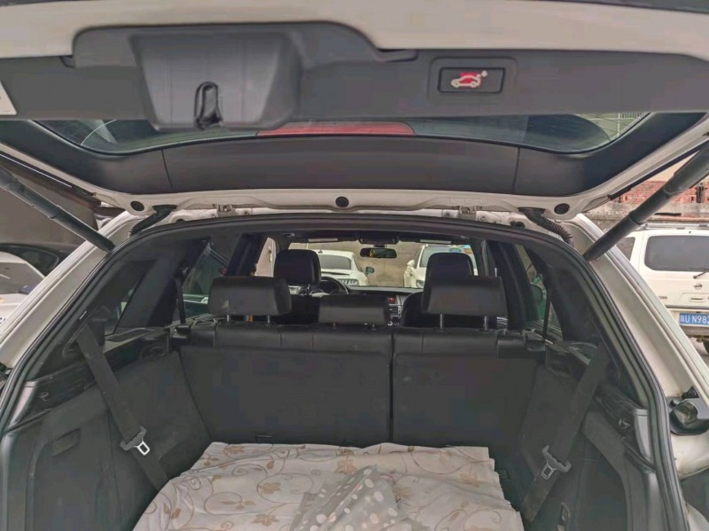 北京12年宝马X56