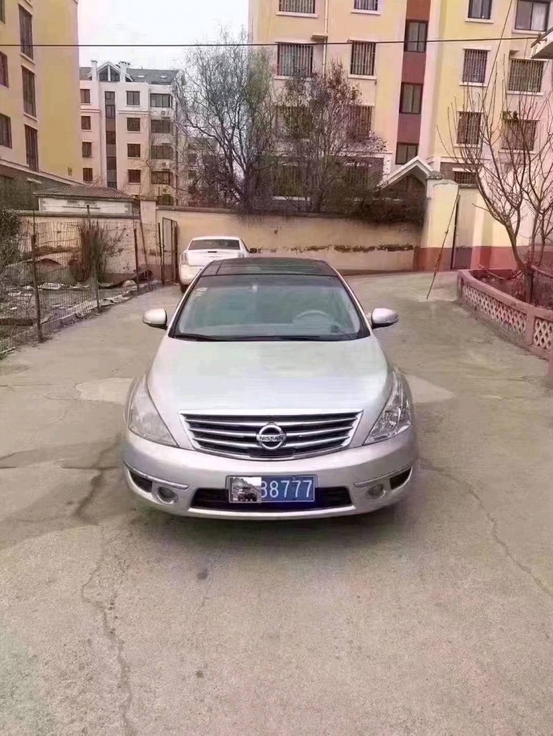 青島09年日產天籟1