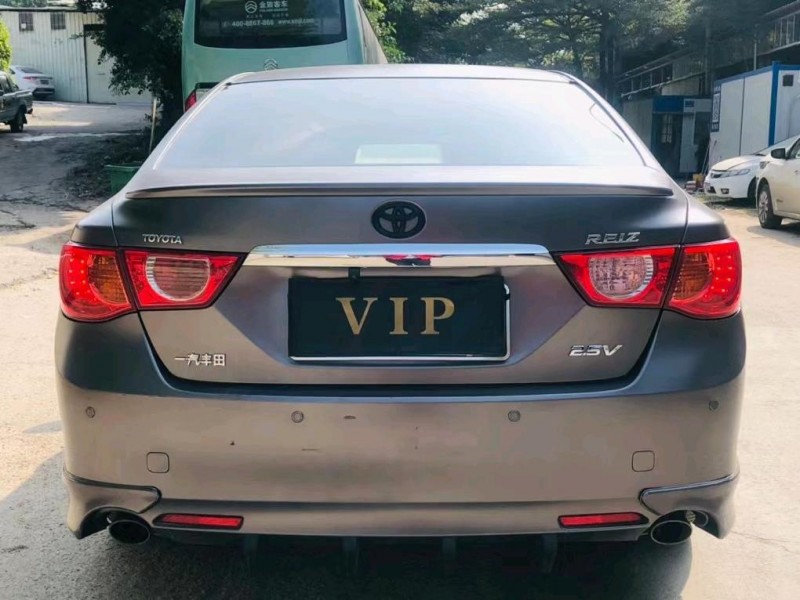 深圳13年丰田锐志8