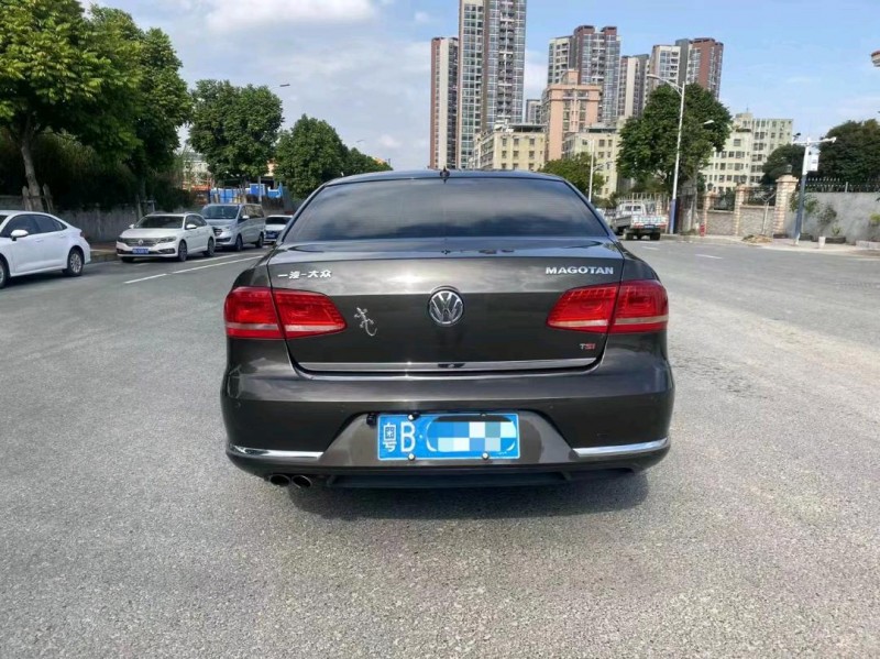 深圳15年大众迈腾8