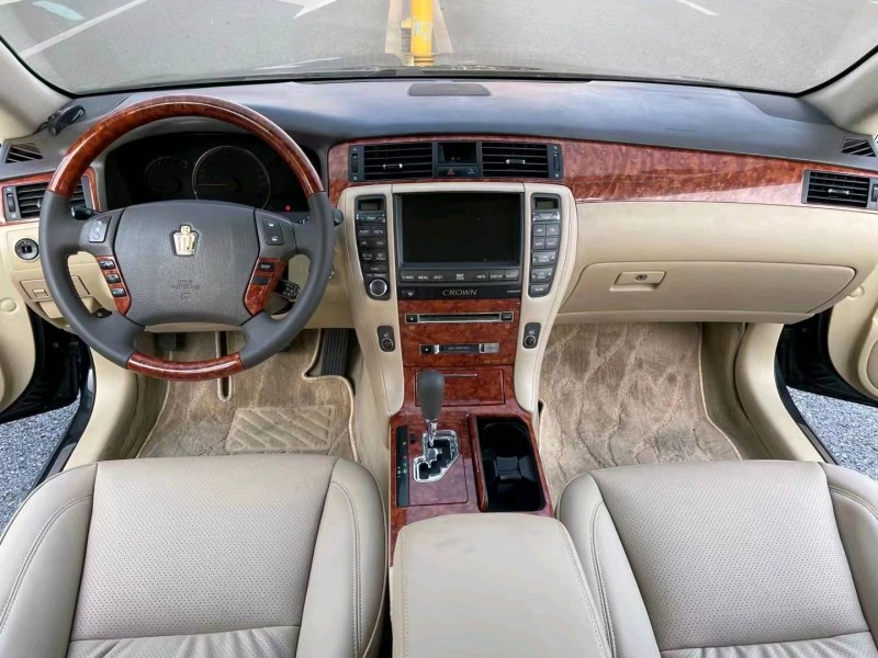 深圳08年丰田皇冠4