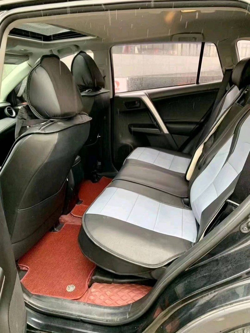 武漢18年豐田RAV4榮放3