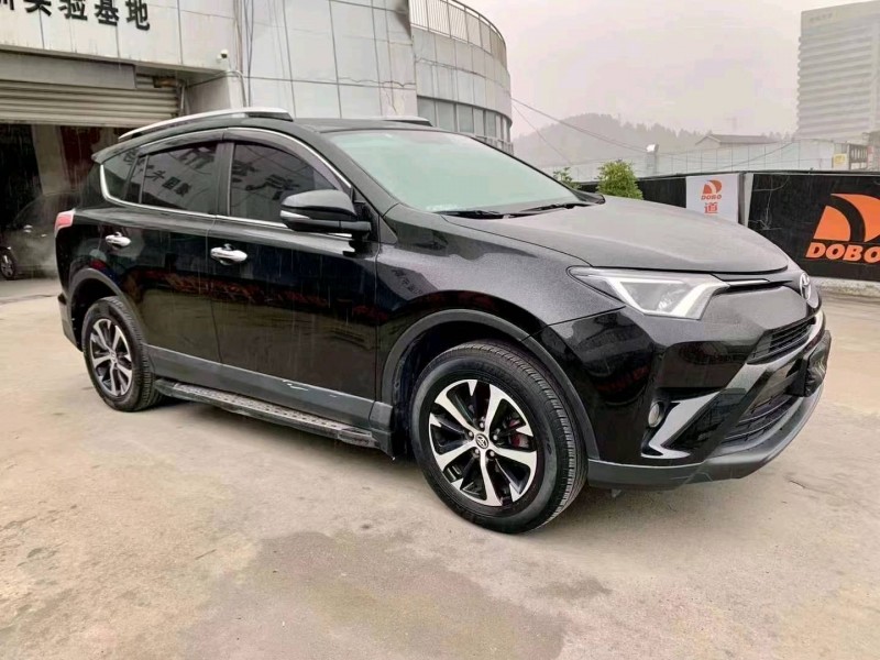 武漢18年豐田RAV4榮放4
