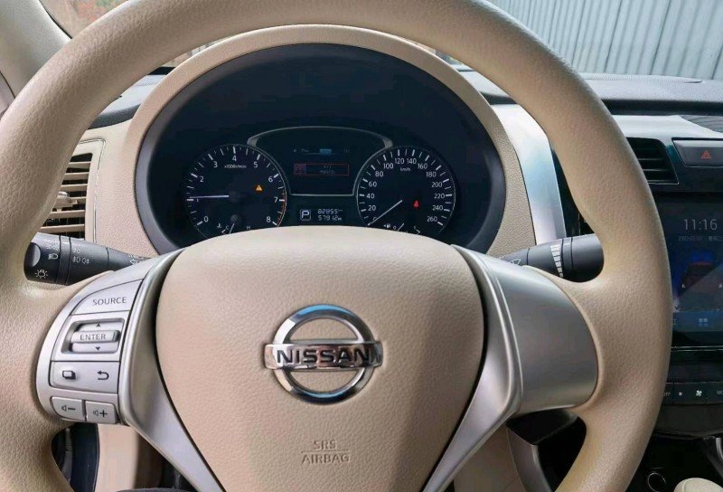 成都18年日產天籟5