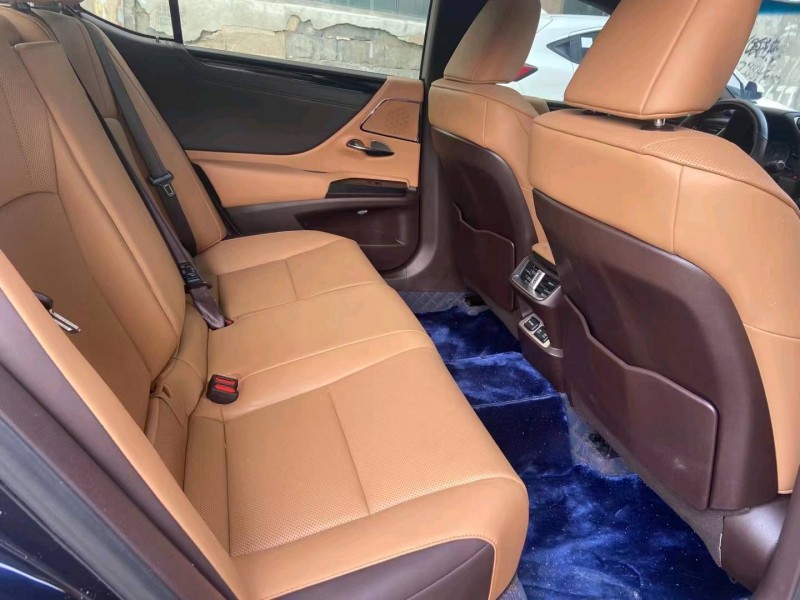 徐州20年雷克萨斯ES8