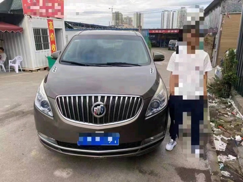 銅仁14年別克GL81