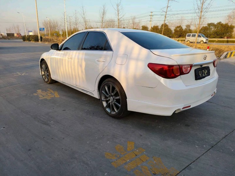 徐州13年丰田锐志5