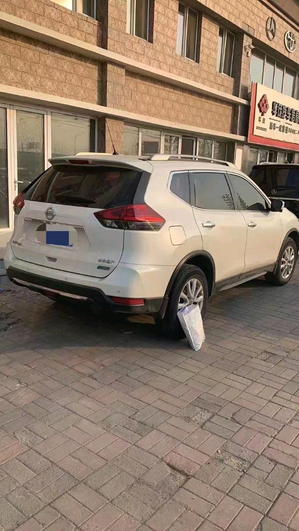 秦皇島18年日產奇駿4