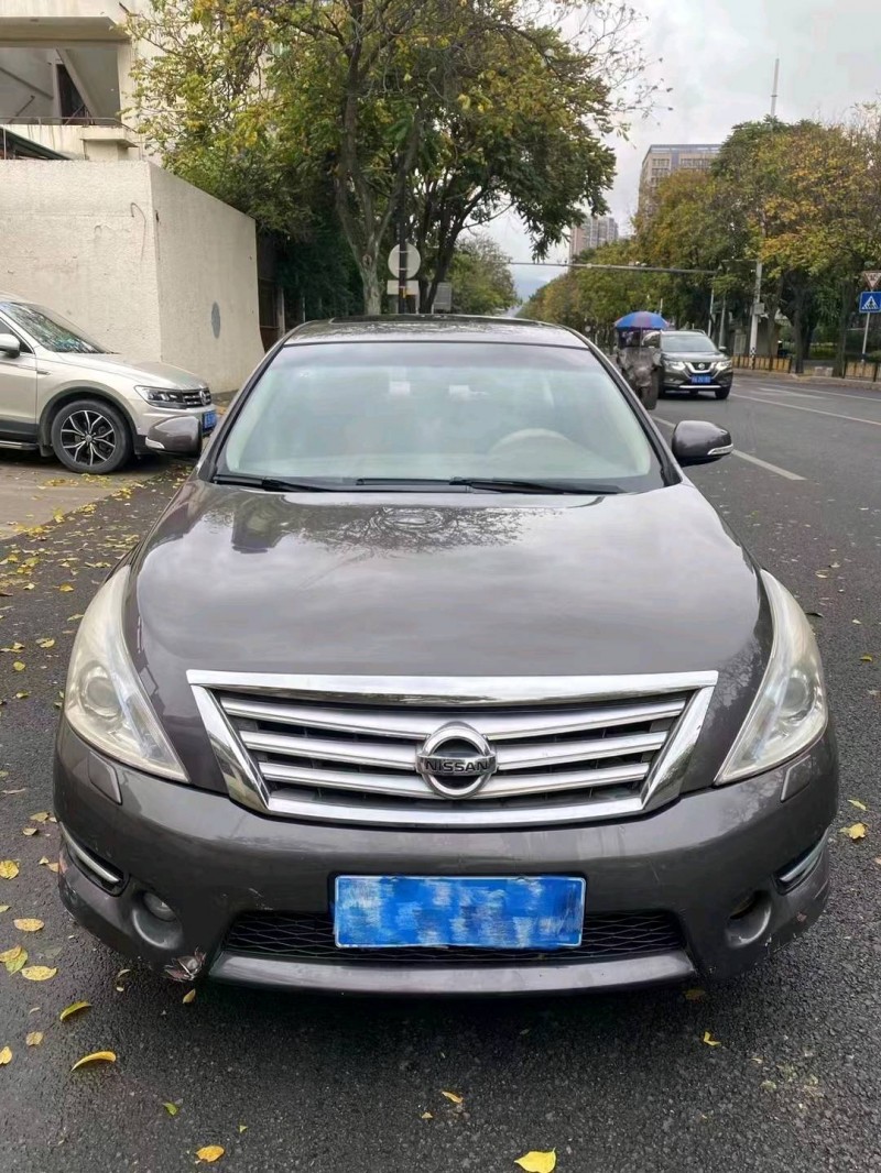 廈門11年日產天籟1