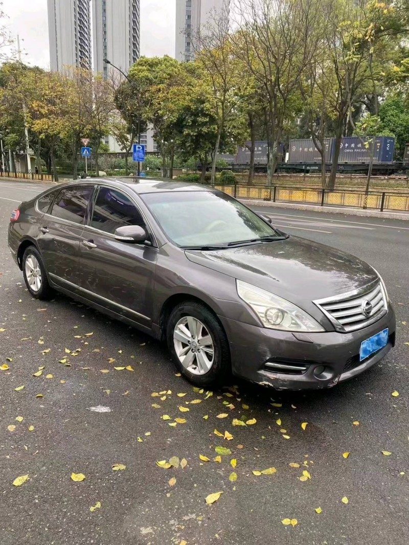 廈門11年日產天籟2