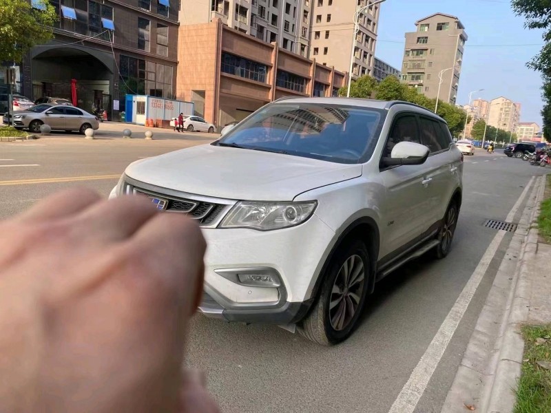 長沙17年吉利博越2