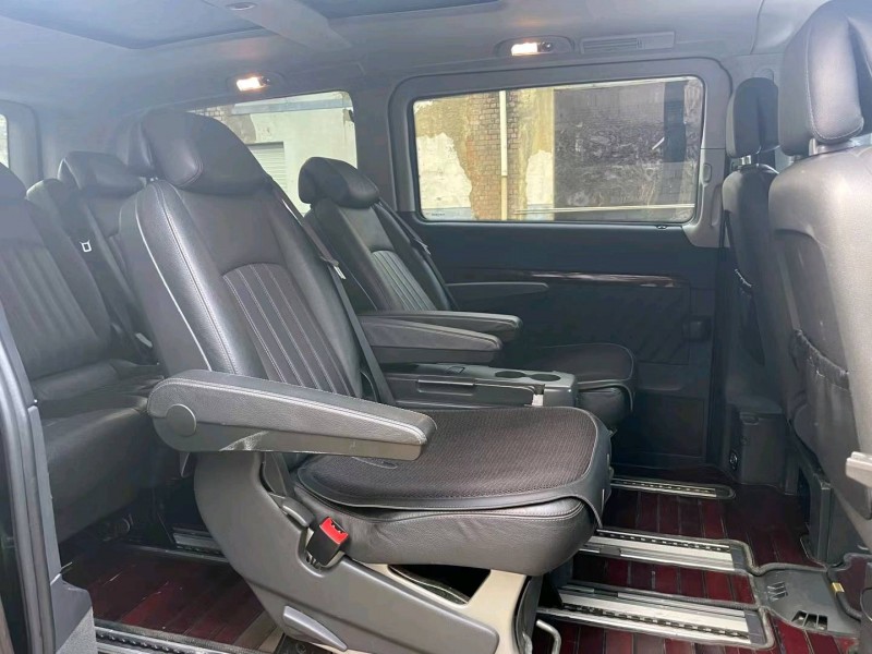 北京12年奔驰唯雅诺3