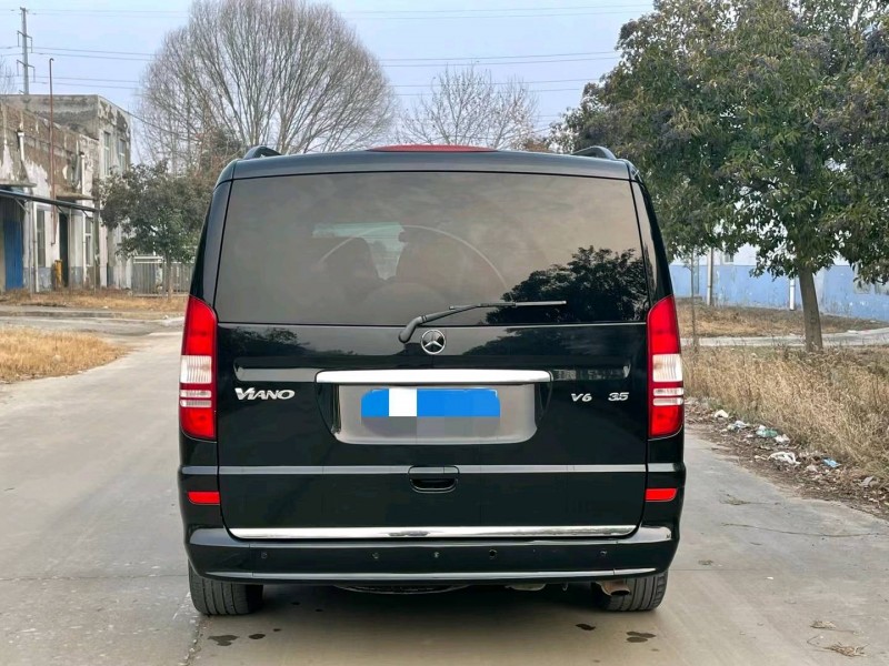 北京12年奔驰唯雅诺1