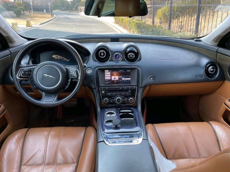 青岛10年捷豹XJ4