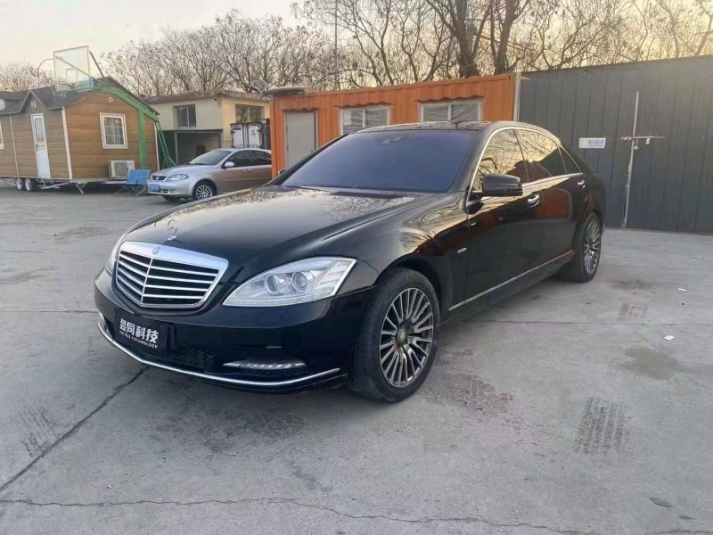 北京11年奔驰S4